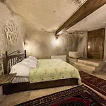 Takunya Cave מלון גורמה