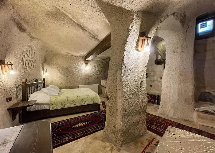 Takunya Cave Otel *